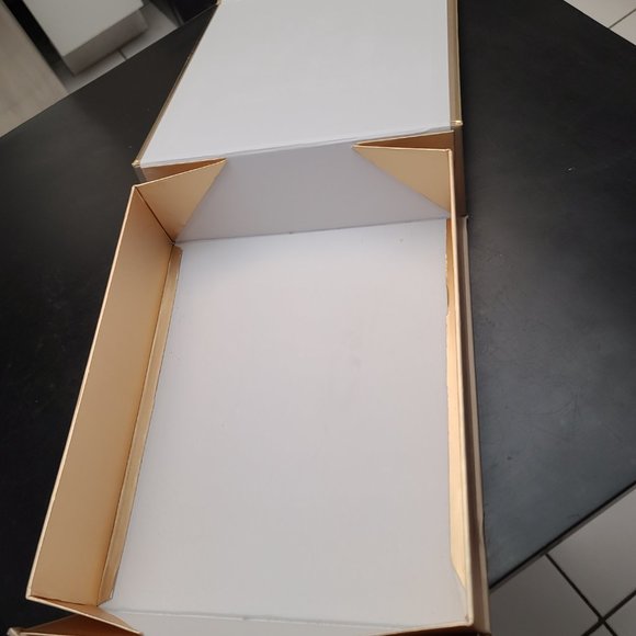 BOxes - Picture 4 of 13